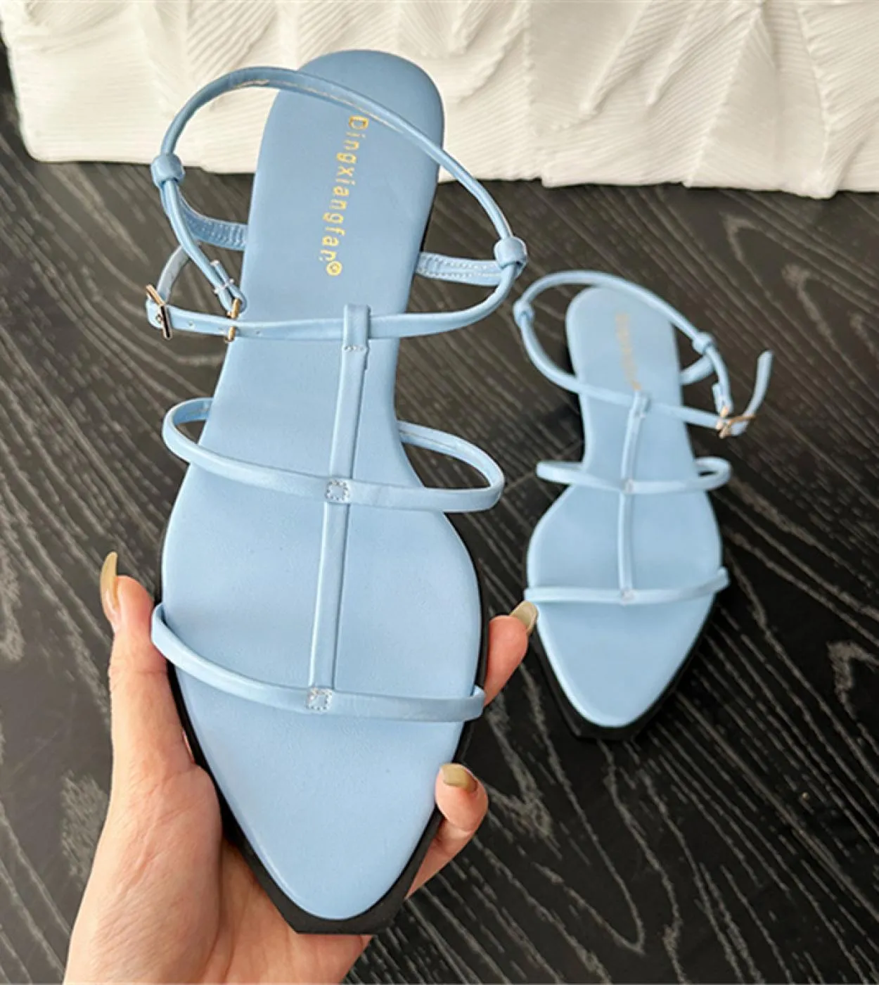 2023 Donne Estate Appartamenti Sandali Fetish Blu  Sandali Gladiatore Lady Wedding Bridal Nightclub Party T Strap Prom Casua