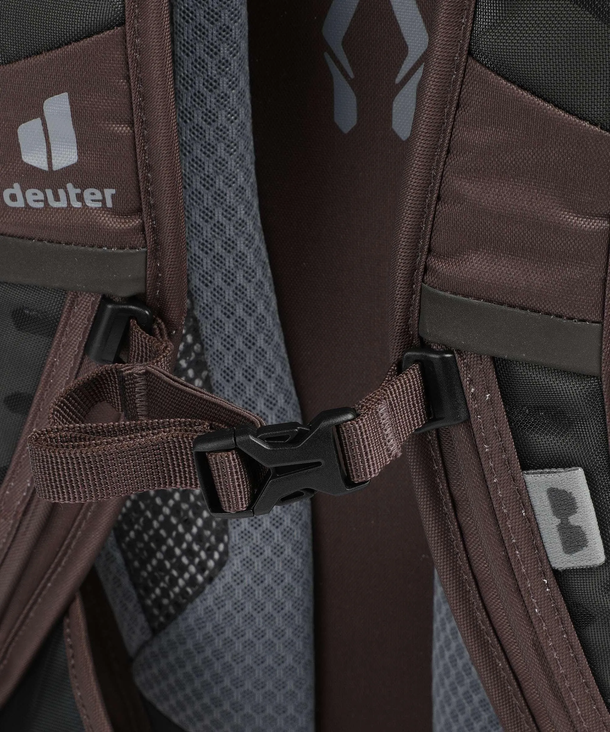  Deuter Amager 25+5 Zaino 15″ poliammide rosso scuro  