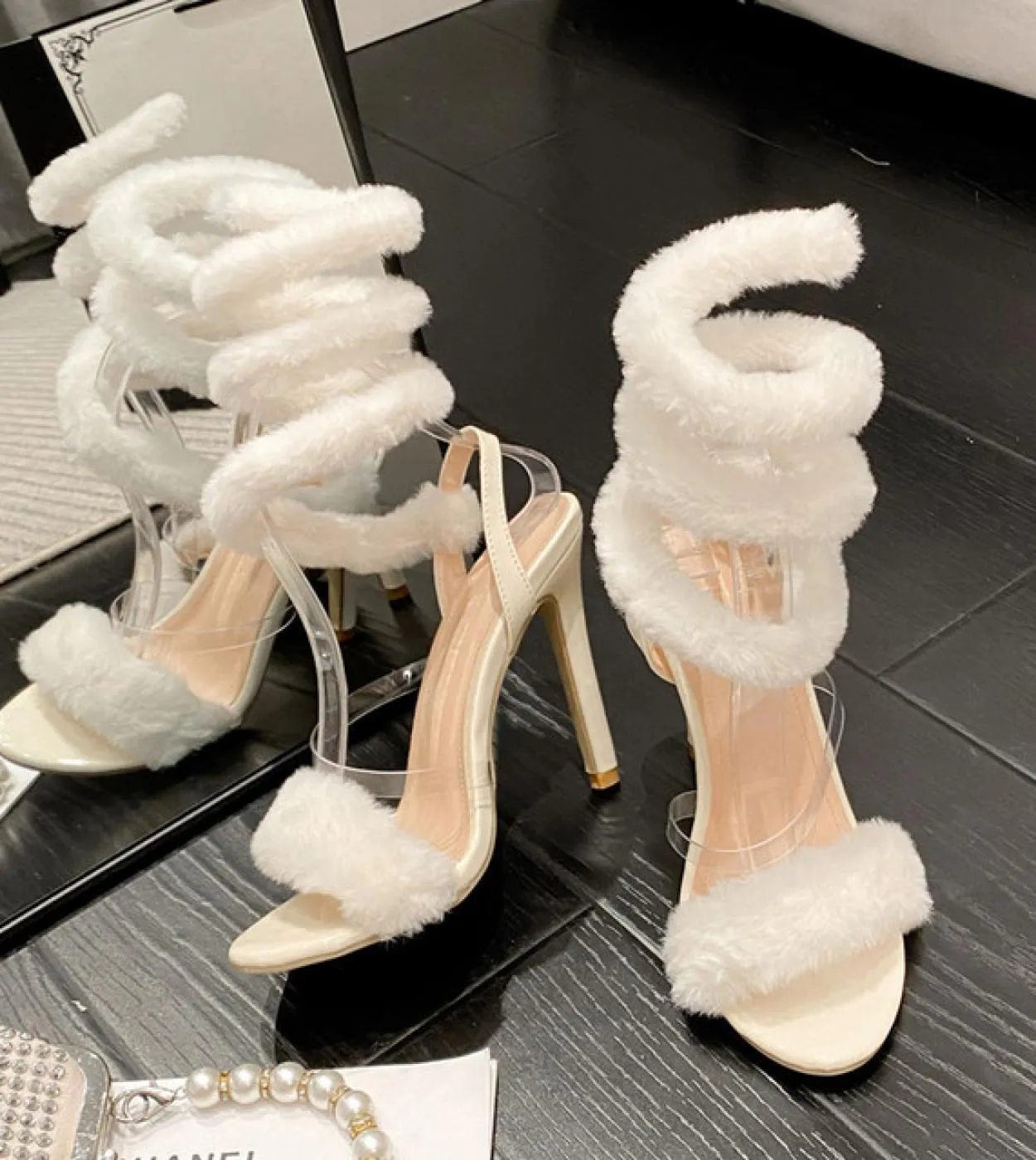 Ins Style Furry Fur Serpentine Winding Donna Sandali Cinturino alla caviglia Tacchi alti Sandali gladiatore Suumer Donna Pary Pr
